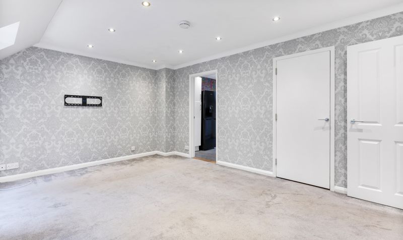 South Street, Epsom, KT18