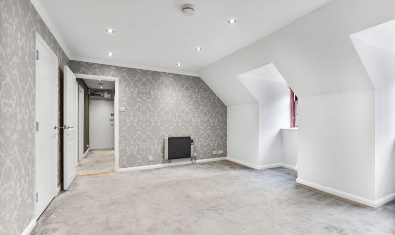 South Street, Epsom, KT18