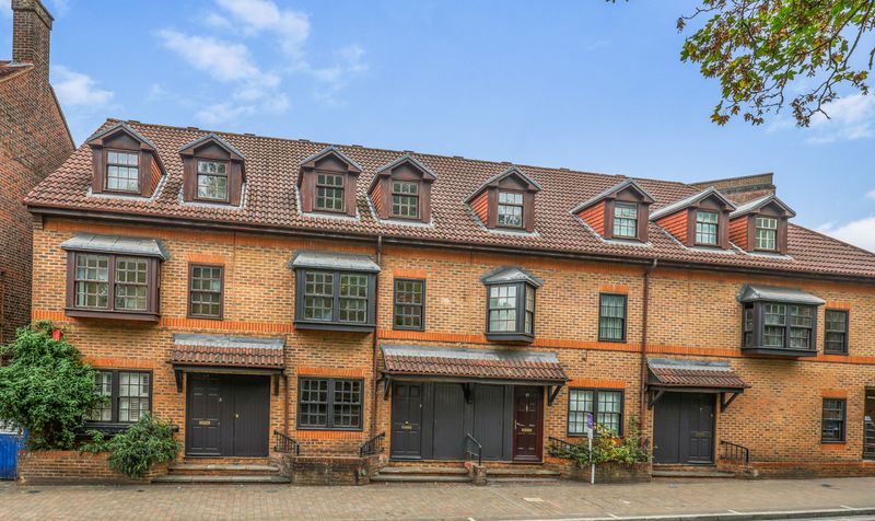 South Street, Epsom, KT18