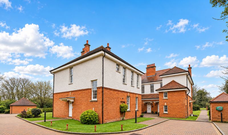 Grove Close, Crossness House Grove Close, KT19