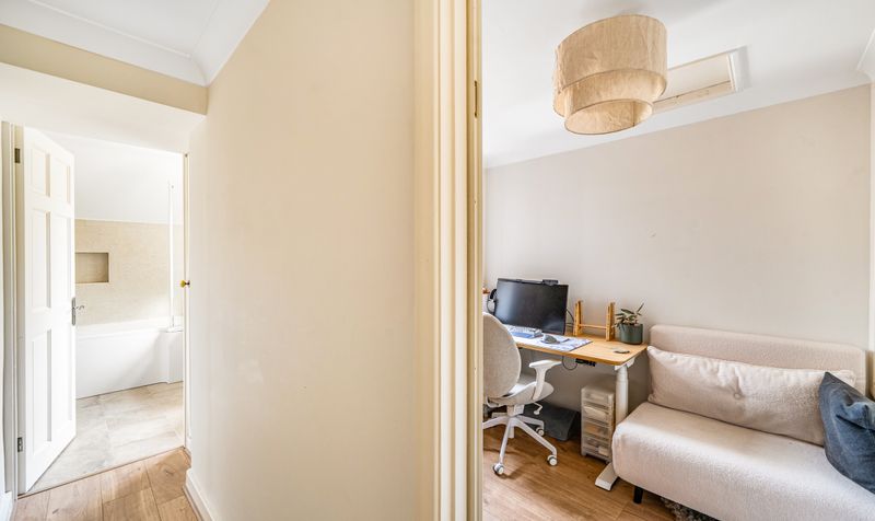 Middle Road, Leatherhead, KT22