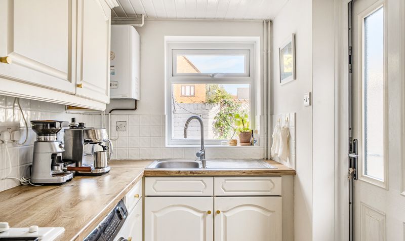 Middle Road, Leatherhead, KT22
