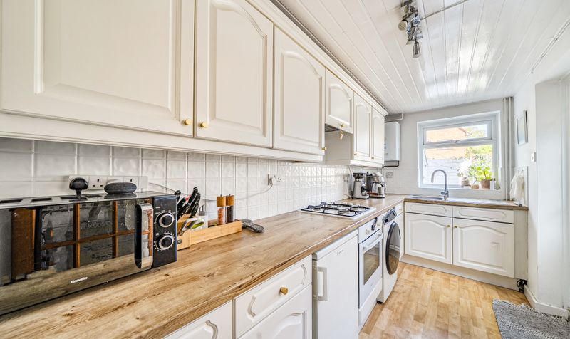 Middle Road, Leatherhead, KT22