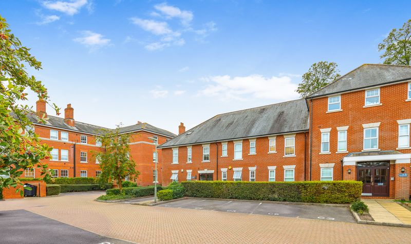 Queen Alexandras Way, Chichester House Queen Alexandras Way, KT19