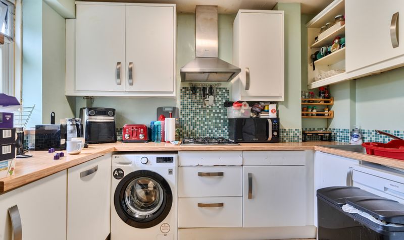 Grove Avenue, Epsom, KT17