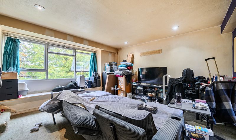 Grove Avenue, Epsom, KT17