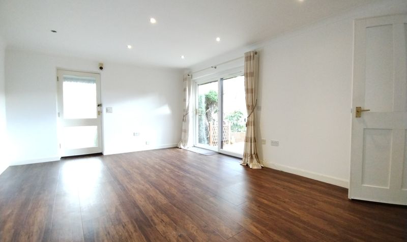 Oakmead Green, Epsom, KT18