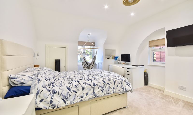 Links Road, Ashtead, KT21