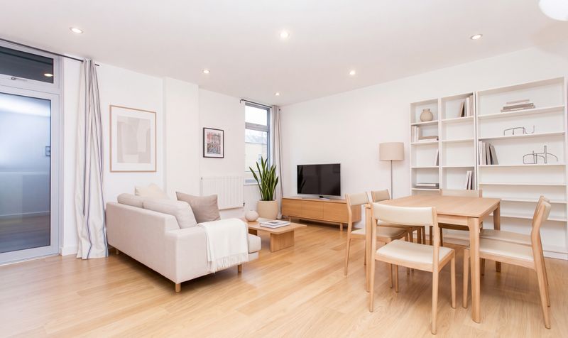 Salton Square, Caspian Apartments, E14