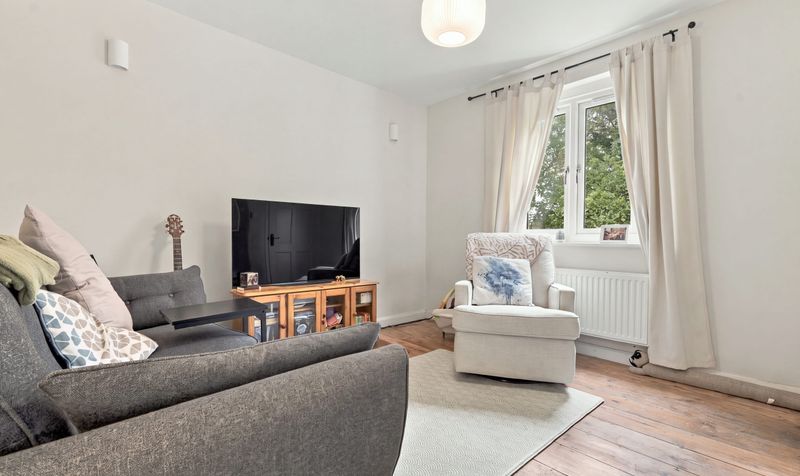 2 Bedroom House For Sale &ndash; Gaping Lane, Hitchin, SG5 3