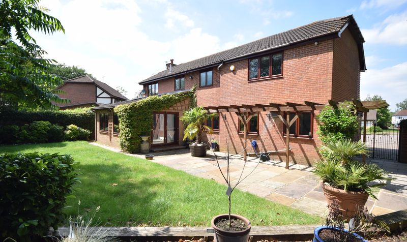 Aston Close, Ashtead, KT21