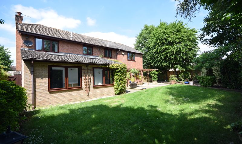 Aston Close, Ashtead, KT21