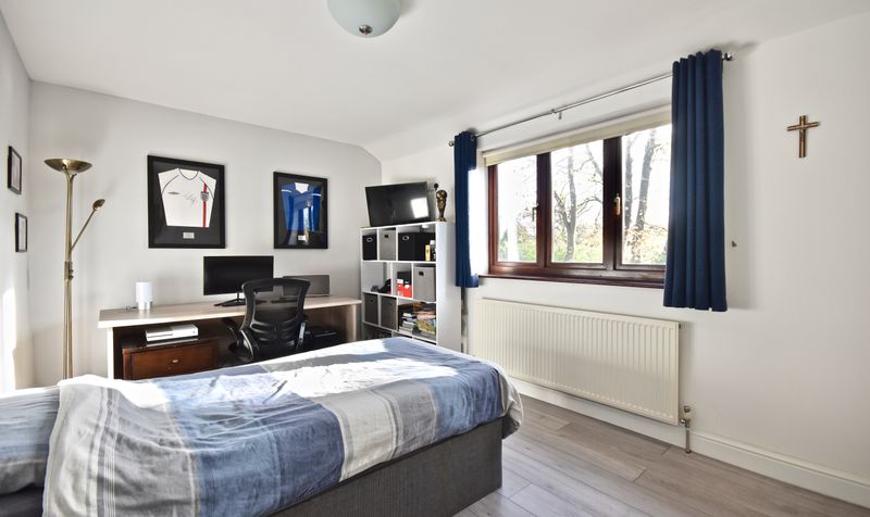Aston Close, Ashtead, KT21