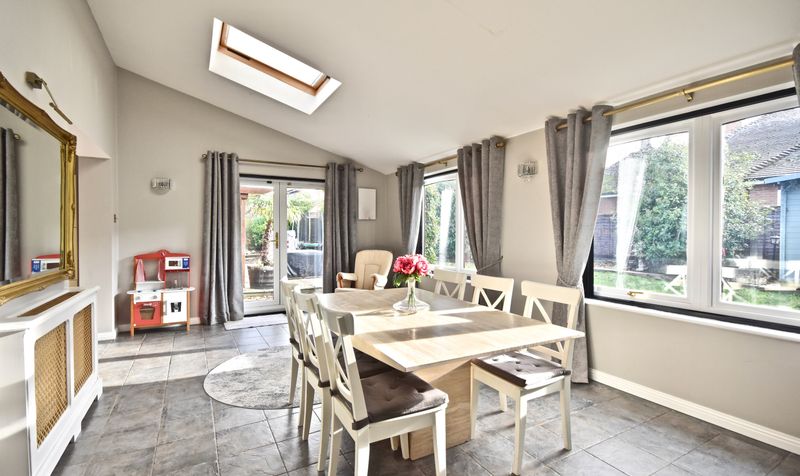 Aston Close, Ashtead, KT21
