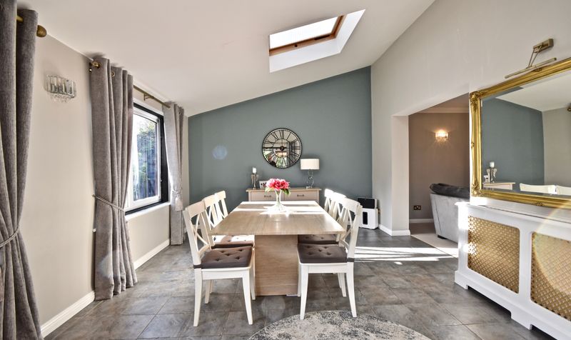 Aston Close, Ashtead, KT21