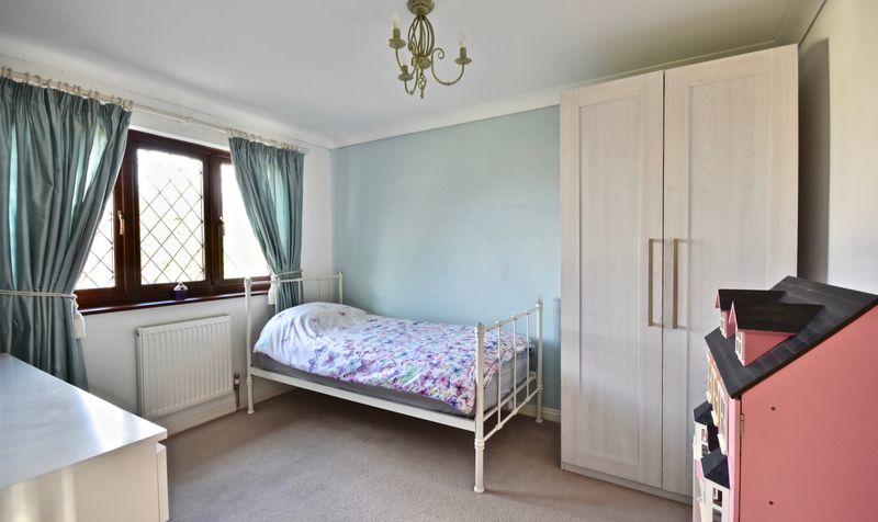 Aston Close, Ashtead, KT21
