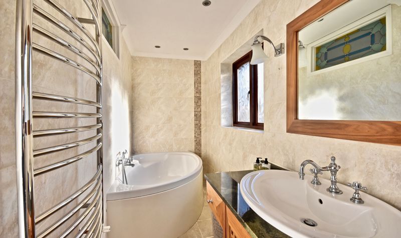 Aston Close, Ashtead, KT21