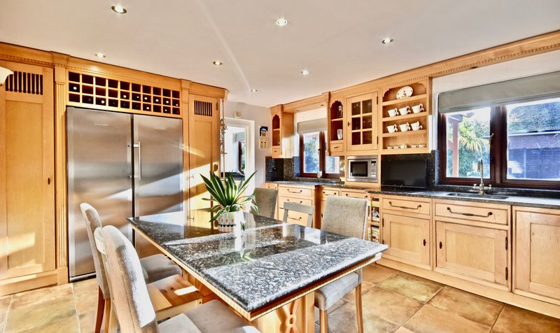Aston Close, Ashtead, KT21