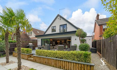 Ellis Road, Crowthorne, RG45