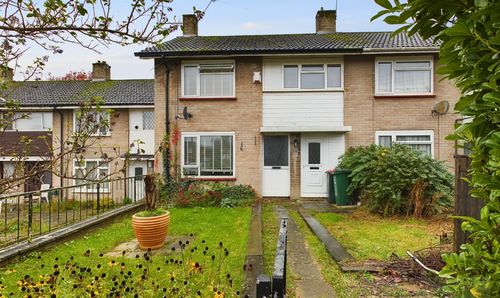 Dickens Road, Crawley, RH10