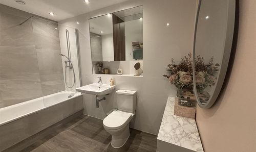 C407, Metropol Central Roseville Street