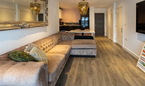 C407, Metropol Central Roseville Street