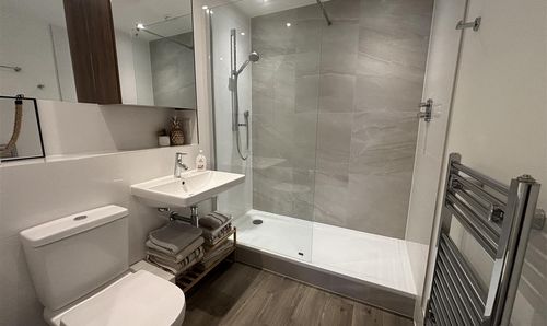 C407, Metropol Central Roseville Street