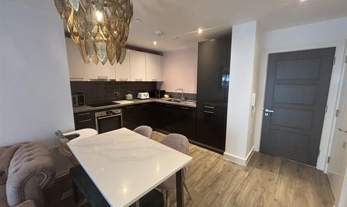 C407, Metropol Central Roseville Street