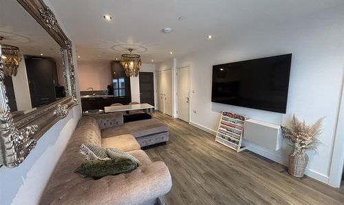 C407, Metropol Central Roseville Street