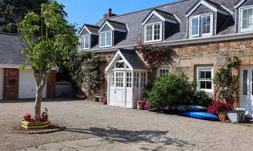 La Paloterie, 3 Vale View Farm Ivystill Lane