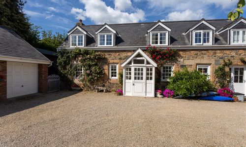 La Paloterie, 3 Vale View Farm Ivystill Lane