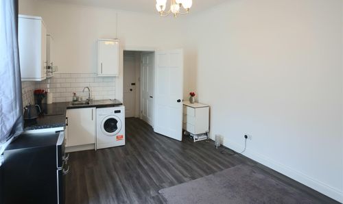 Flat 4, 16 Royal Crescent Don Road, St. Helier