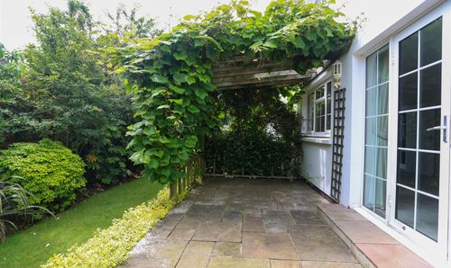 11 Le Clos Du Rivage Gorey Coast Road, Grouville