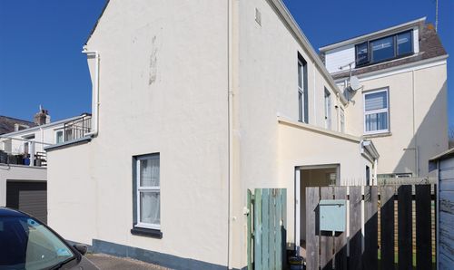 6 Seafield Flats La Route De St. Aubin, St. Helier, Jersey