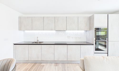 5 Wheatstone Gardens, London, W10