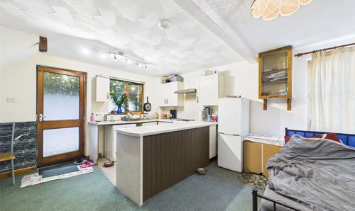 Lounge / Kitchen