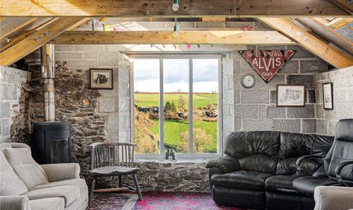Barn / Former Stable