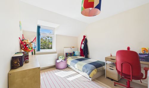 BEDROOM 4