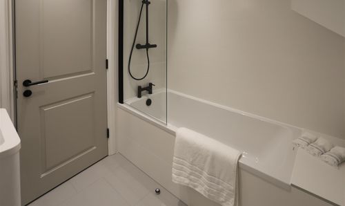 7 Churchill House, Park Heights Old St. Johns Road
