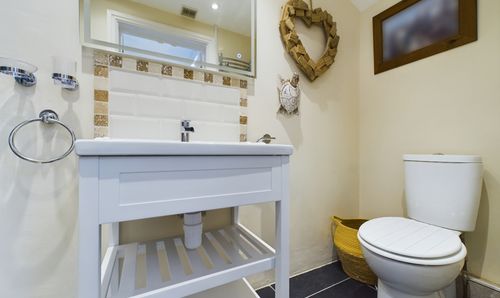 Annexe Bathroom