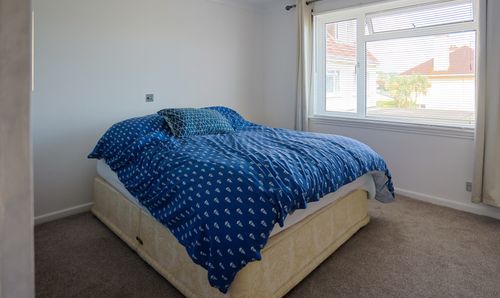 Southlands, La Route de La Haule, Flat 2 Southlands