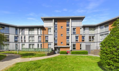 Commonwealth Drive, Howlands Court, RH10
