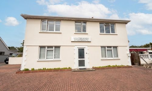 Southlands, La Route de La Haule, Flat 2 Southlands
