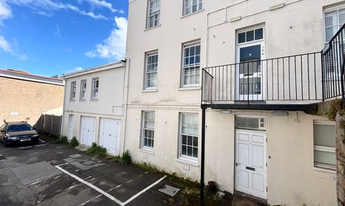 Flat 1, Avon Court, 18 La Chasse