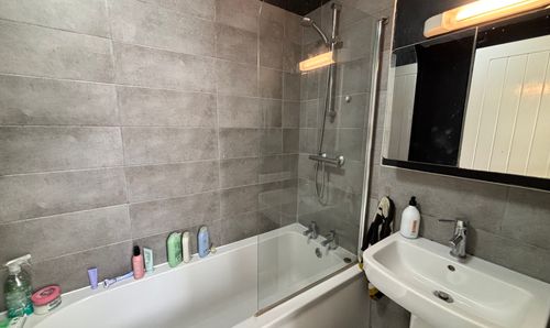 Flat 1, Avon Court, 18 La Chasse