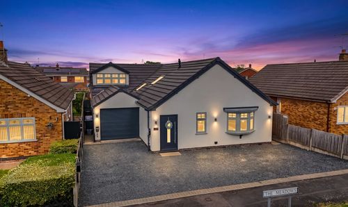 4 The Meadows, Burbage, LE10 2BU