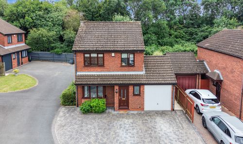 10 Penryn Close, Nuneaton, CV11 6FF
