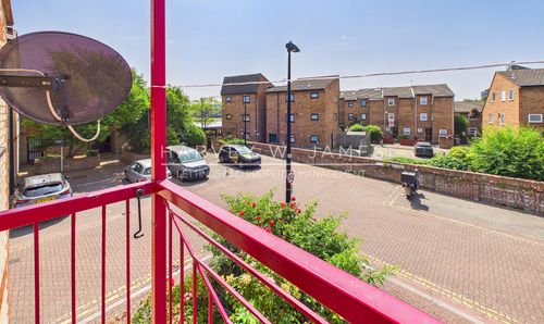 Caledonian Wharf, London, E14