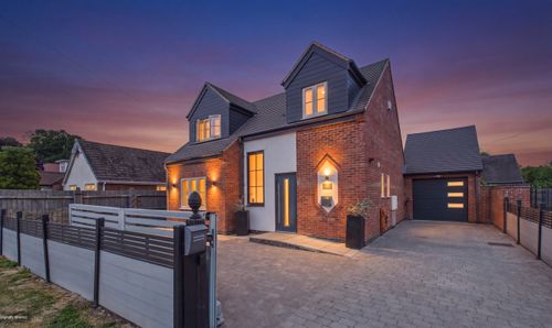 196a Weston Lane, Bulkington, CV12 9RX