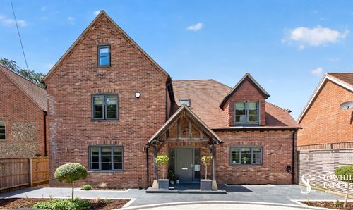 Busgrove Lane, Stoke Row, RG9